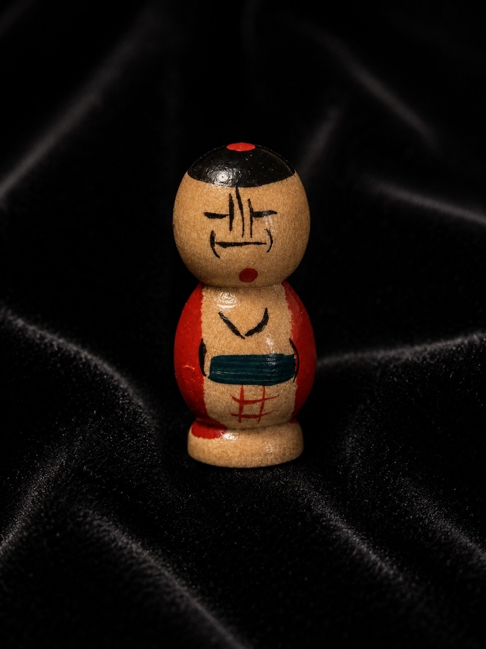 Vintage Japanese Wooden Nesting Kokeshi Doll Set – Hand-Painted Mini Folk Art - Picture 5 of 6